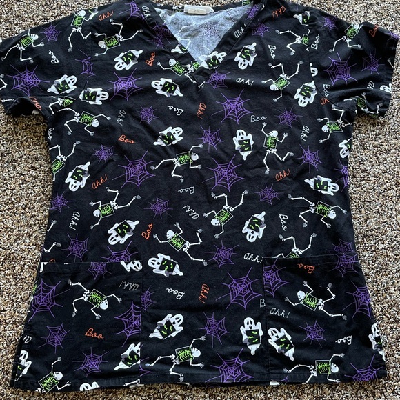 Women’s XS Halloween Print V Life Scrub Top - Picture 1 of 1